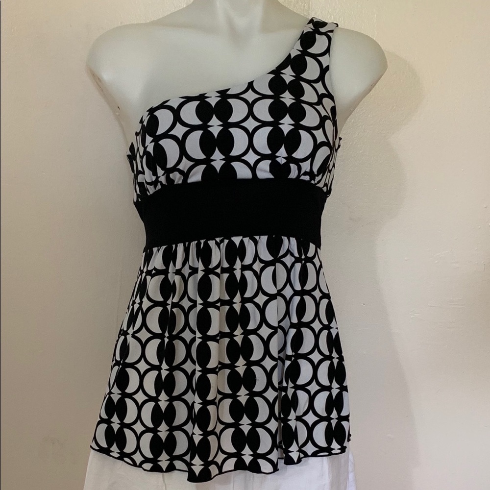 XOXO One Shoulder Black & White Blouse Sz Small